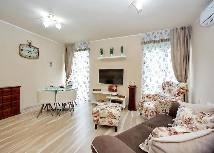 Apartment Few Steps From The Center - New And Modern For 4 Persons *