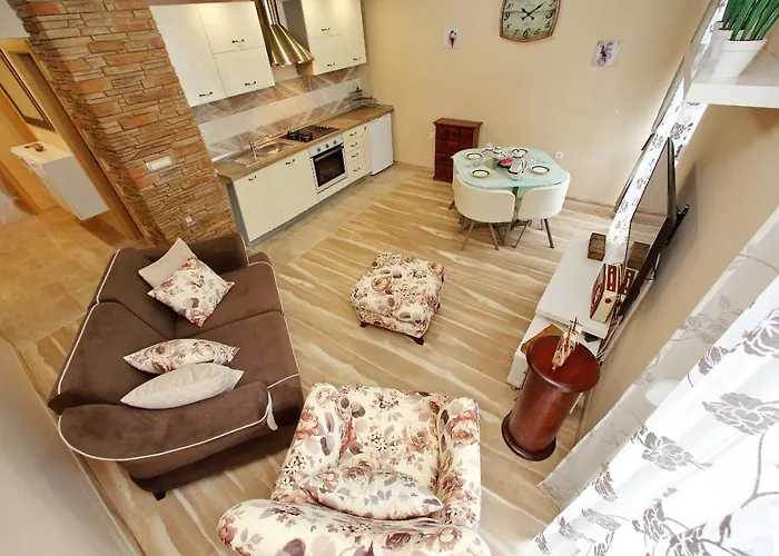 Few Steps From The Center - New And Modern For 4 Persons Apartment