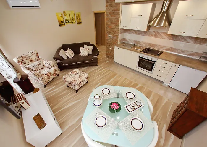 Lejlighed Few Steps From The Center - New And Modern For 4 Persons