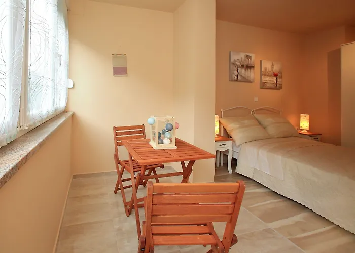 Few Steps From The Center - New And Modern For 4 Persons Apartment
