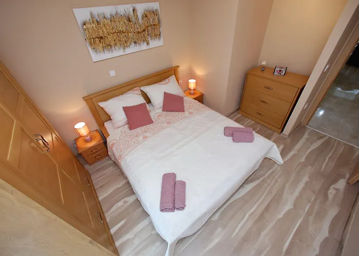 Few Steps From The Center - New And Modern For 4 Persons