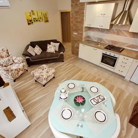Few Steps From The Center - New And Modern For 4 Persons Lejlighed