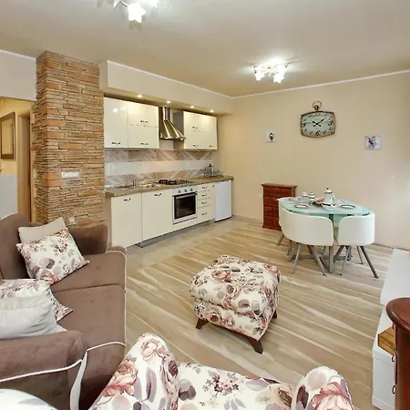 Few Steps From The Center - New And Modern For 4 Persons Lejlighed *