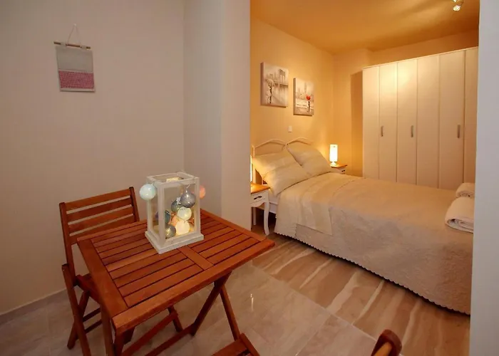 Few Steps From The Center - New And Modern For 4 Persons * זאדאר